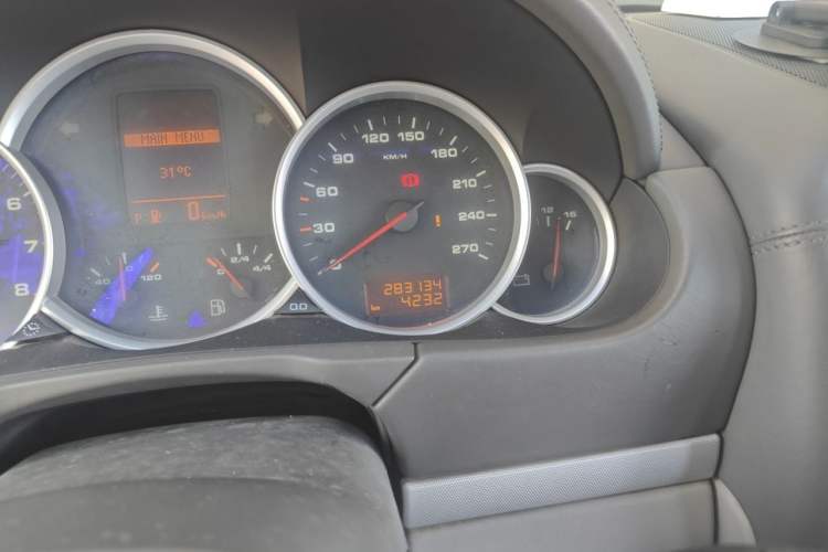 Used Porsche Cayenne 2006 Cayenne S 4.5L AT Odometer Close Up