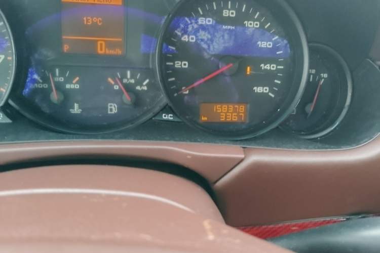 Used Porsche Cayenne 2006 Cayenne 3.2L AT Odometer Close Up