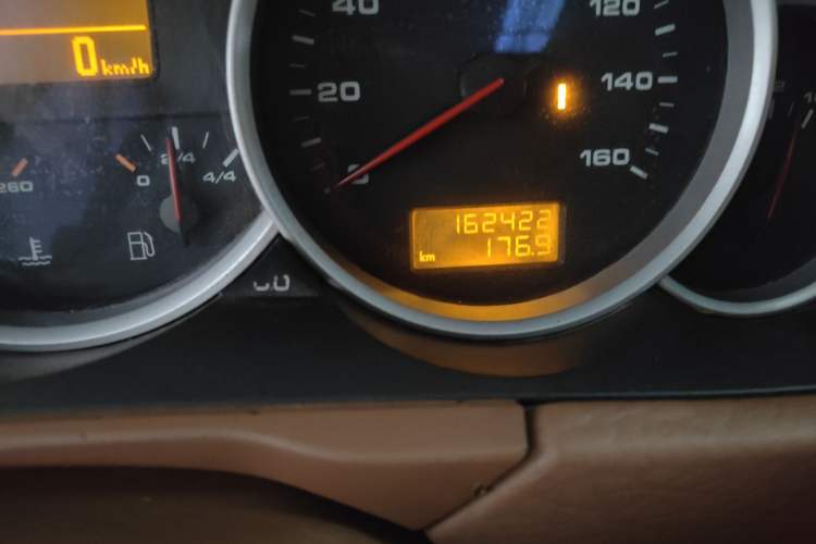 Used Porsche Cayenne 2006 Cayenne S 4.5L AT Odometer Close Up