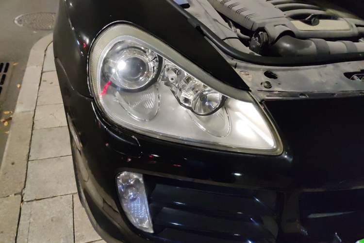 Used Porsche Cayenne 2006 Cayenne 3.2L AT Right Front Headlight