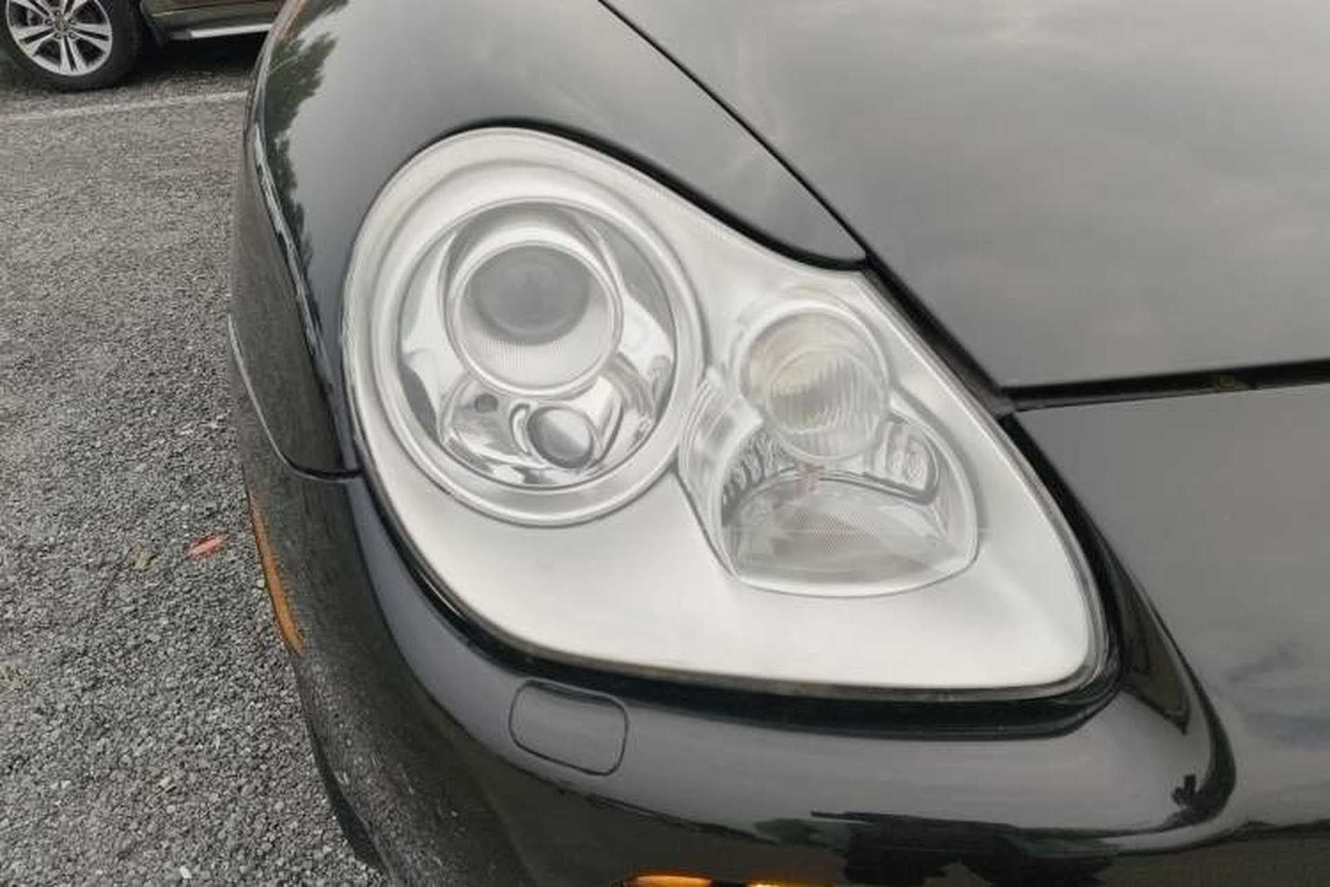 Used Porsche Cayenne 2006 Cayenne 3.2L AT Right Front Headlight
