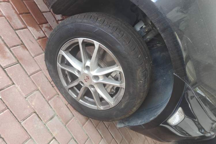 Used Porsche Cayenne 2006 Cayenne S 4.5L AT Right Front Wheel Hub