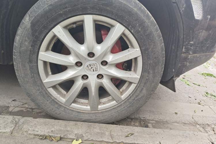 Used Porsche Cayenne 2006 Cayenne 3.2L AT Right Front Wheel Hub