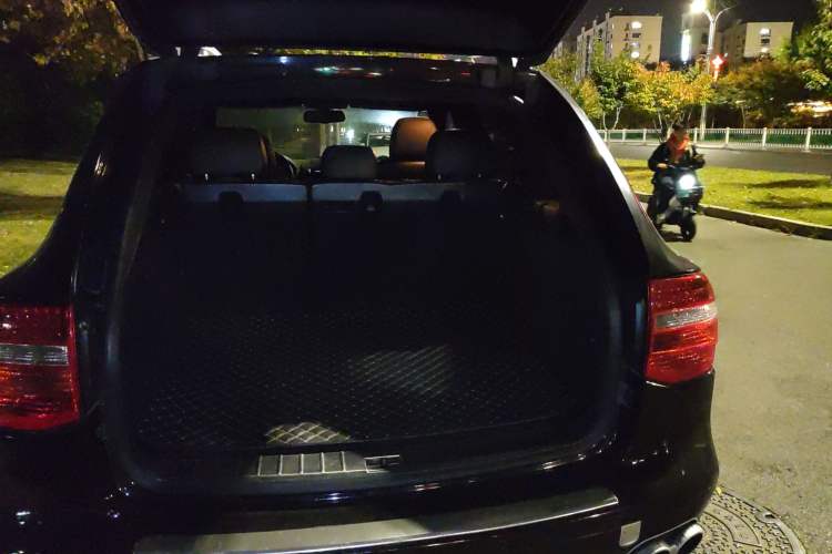 Used Porsche Cayenne 2006 Cayenne 3.2L AT Trunk