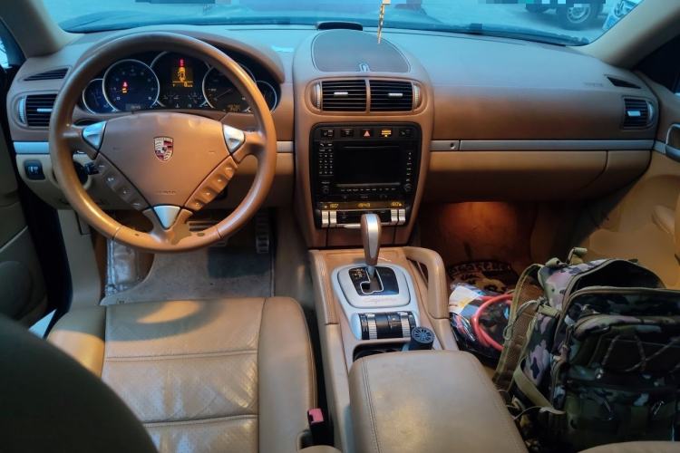 Used Porsche Cayenne 2006 Cayenne S 4.5L AT Center Console