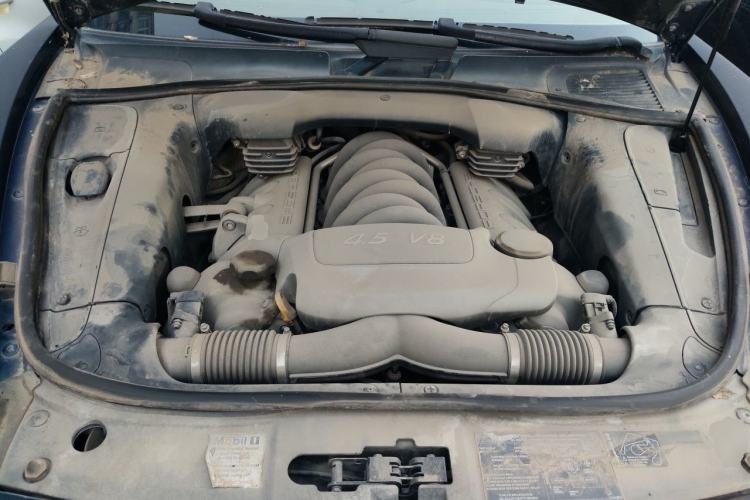 Used Porsche Cayenne 2006 Cayenne S 4.5L AT Engine Bay