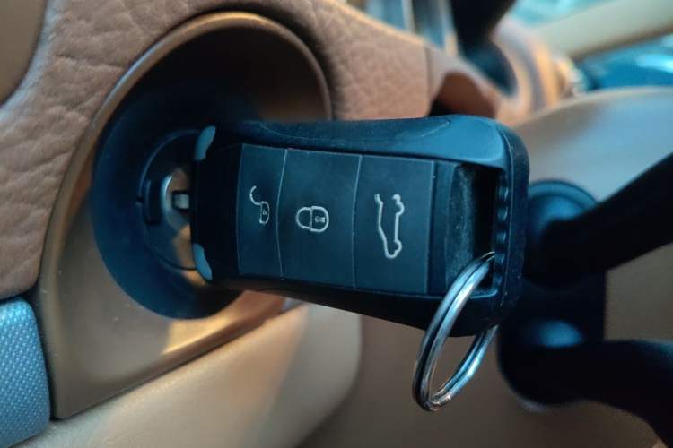 Used Porsche Cayenne 2006 Cayenne S 4.5L AT Vehicle Key