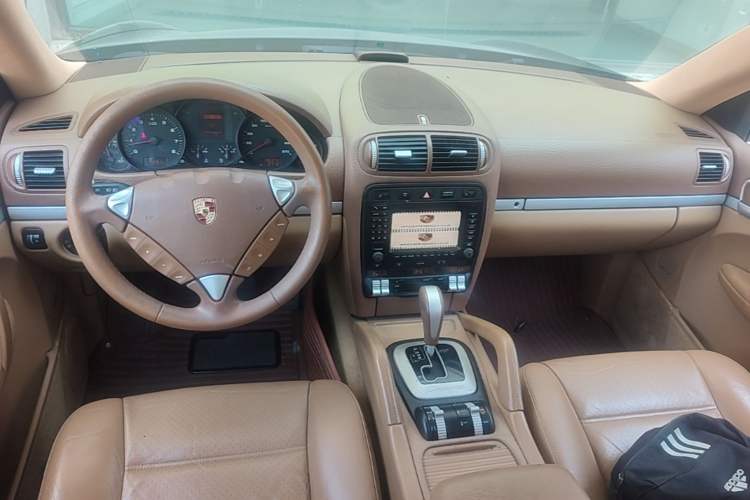 Used Porsche Cayenne 2006 Cayenne 3.2L AT Center Console