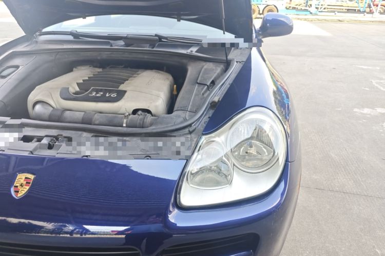 Used Porsche Cayenne 2006 Cayenne 3.2L AT Engine Bay Left