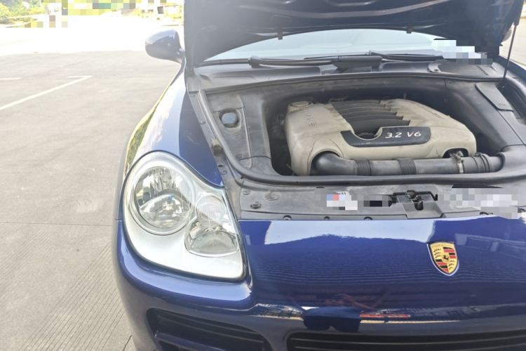 Used Porsche Cayenne 2006 Cayenne 3.2L AT Engine Bay Right