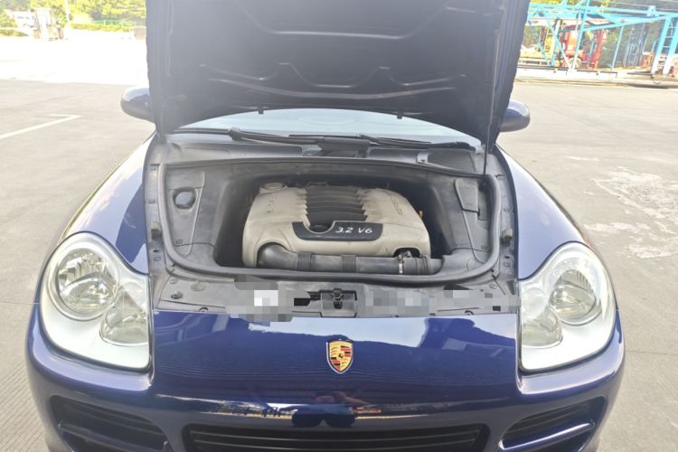 Used Porsche Cayenne 2006 Cayenne 3.2L AT Engine Bay