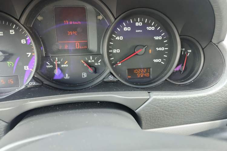 Used Porsche Cayenne 2006 Cayenne 3.2L AT Odometer Close Up