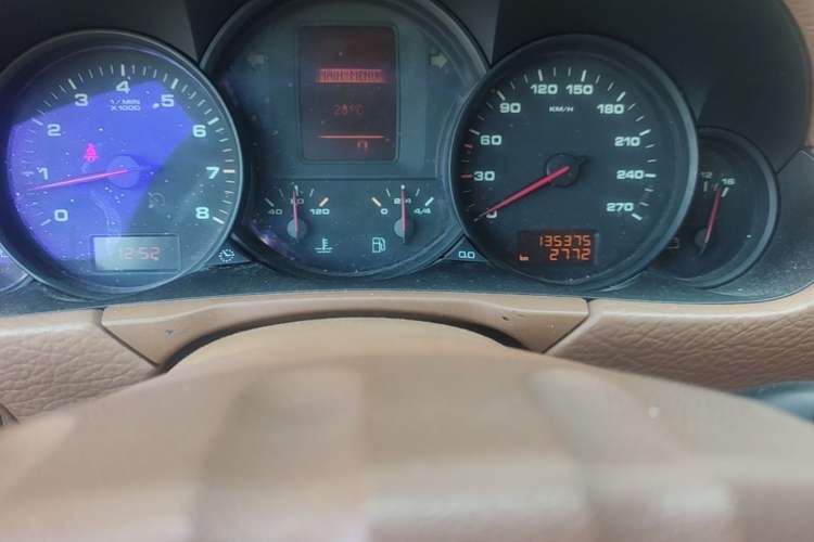 Used Porsche Cayenne 2006 Cayenne 3.2L AT Odometer Close Up