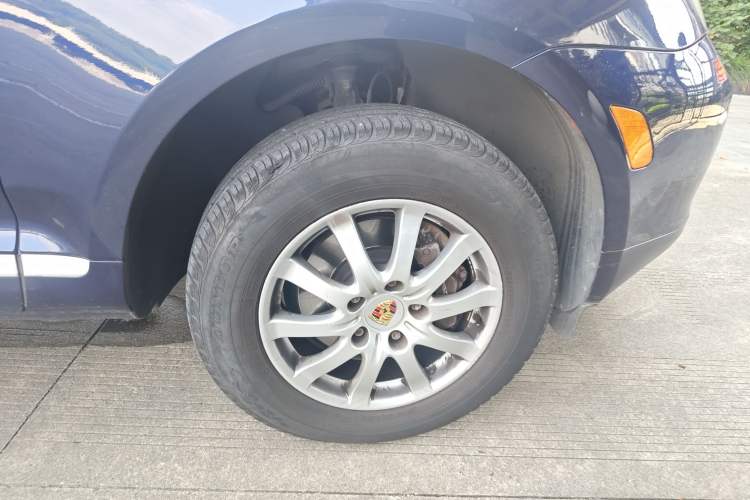 Used Porsche Cayenne 2006 Cayenne 3.2L AT Right Front Wheel Hub