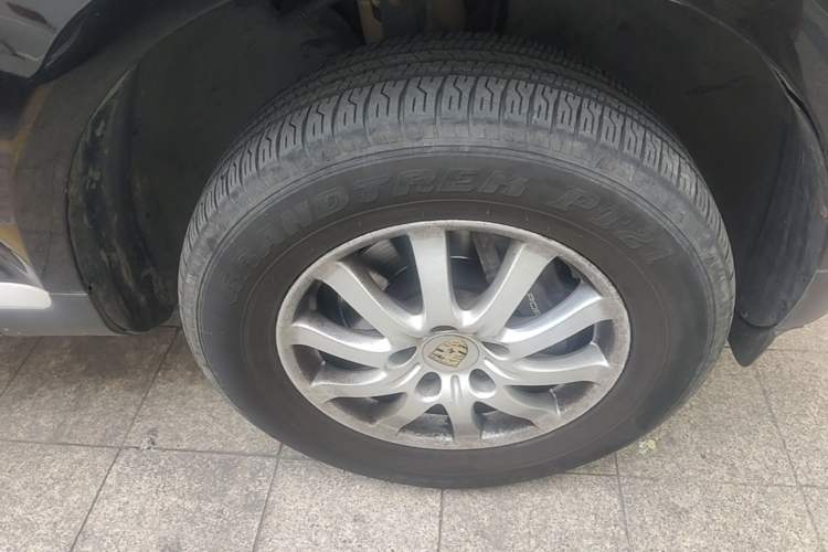 Used Porsche Cayenne 2006 Cayenne 3.2L AT Right Front Wheel Hub