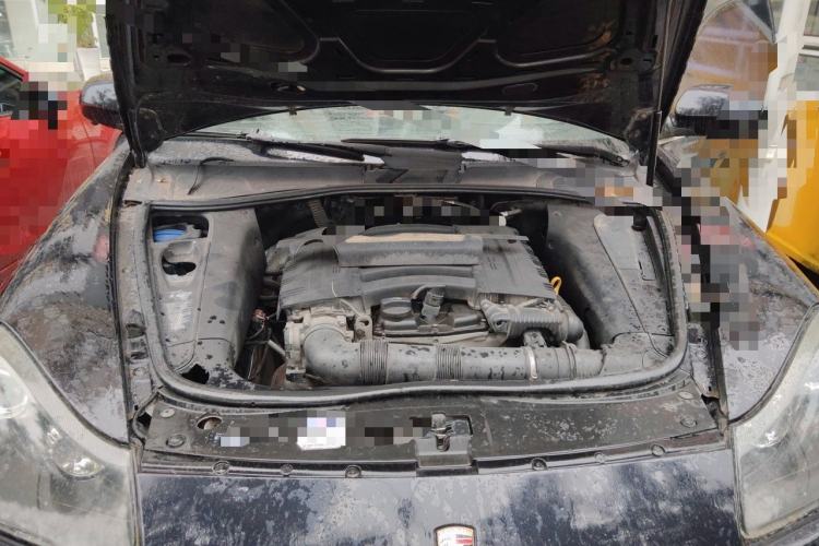 Used Porsche Cayenne 2007 Cayenne 3.6L Engine Bay