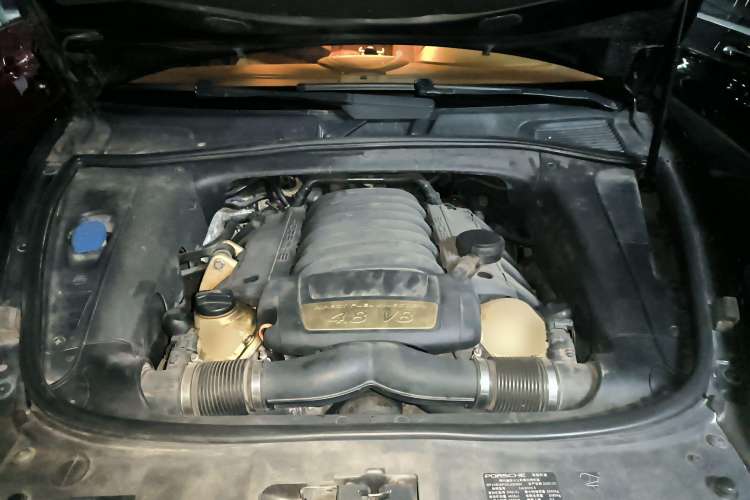 Used Porsche Cayenne 2007 Cayenne S 4.8L Engine Bay
