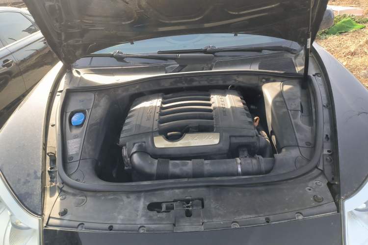Used Porsche Cayenne 2007 Cayenne 3.6L Engine Bay