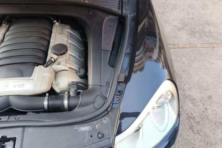 Used Porsche Cayenne 2007 Cayenne S 4.8L Engine Bay Left