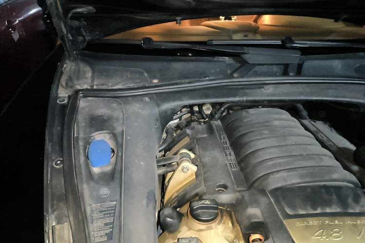 Used Porsche Cayenne 2007 Cayenne S 4.8L Engine Bay Right