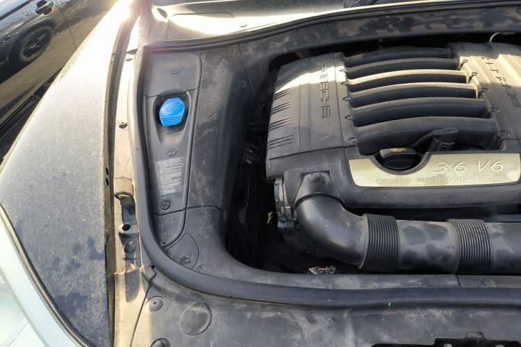 Used Porsche Cayenne 2007 Cayenne 3.6L Engine Bay Right