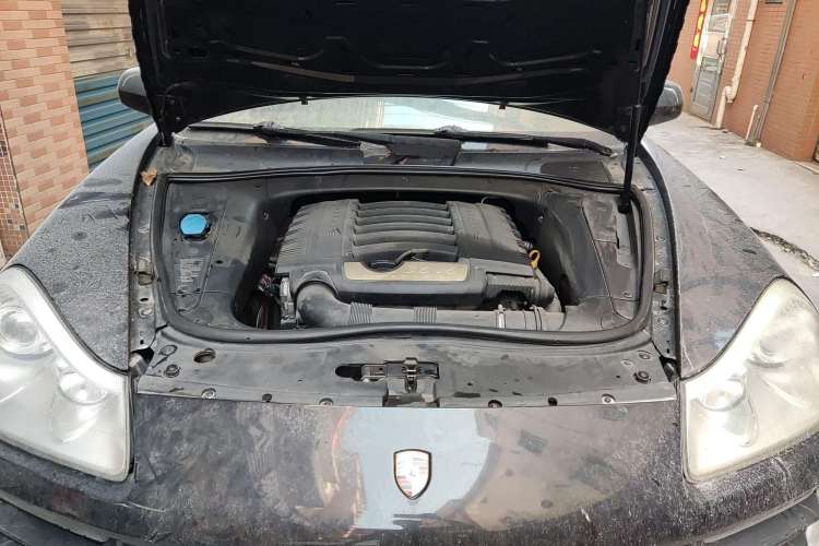Used Porsche Cayenne 2007 Cayenne 3.6L Engine Bay