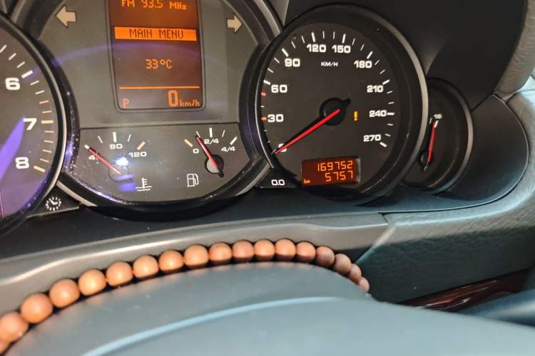 Used Porsche Cayenne 2007 Cayenne 3.6L Odometer Close Up