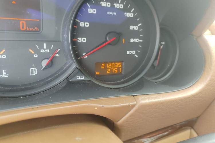 Used Porsche Cayenne 2007 Cayenne 3.6L Odometer Close Up