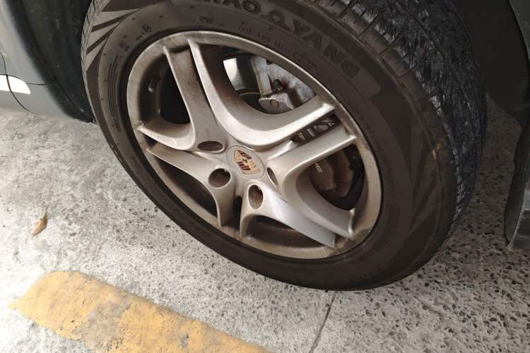 Used Porsche Cayenne 2007 Cayenne 3.6L Right Front Wheel Hub