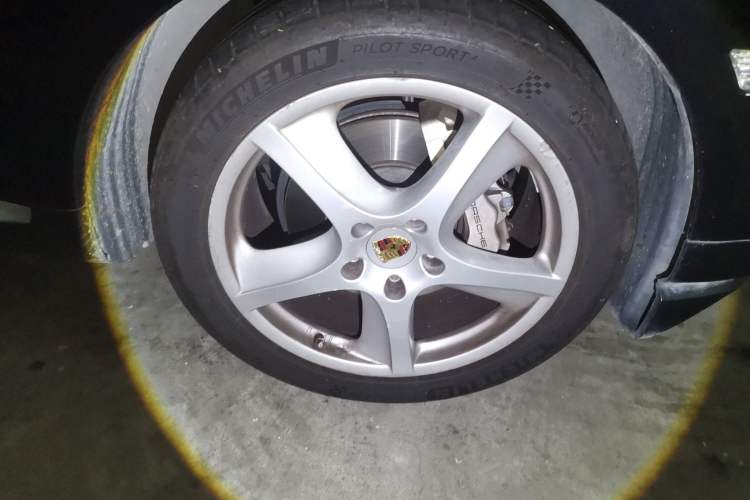 Used Porsche Cayenne 2007 Cayenne S 4.8L Right Front Wheel Hub