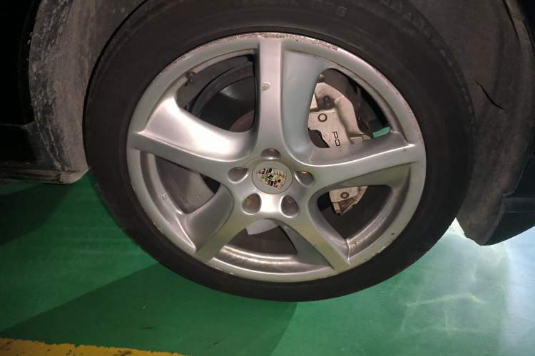 Used Porsche Cayenne 2007 Cayenne S 4.8L Right Front Wheel Hub