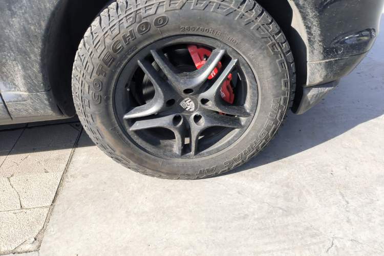 Used Porsche Cayenne 2007 Cayenne 3.6L Right Front Wheel Hub