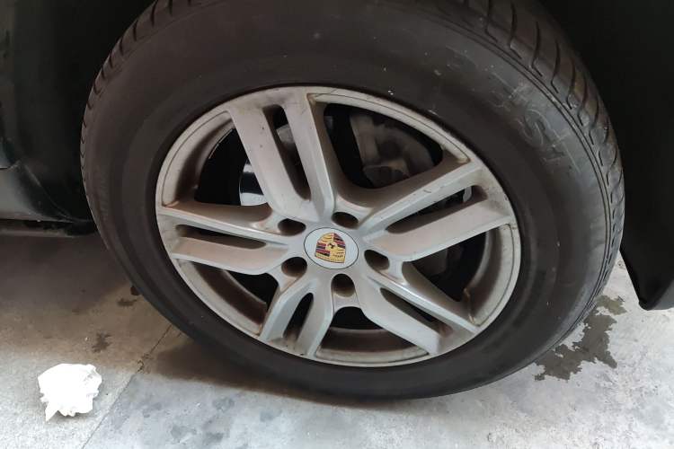 Used Porsche Cayenne 2007 Cayenne 3.6L Right Front Wheel Hub