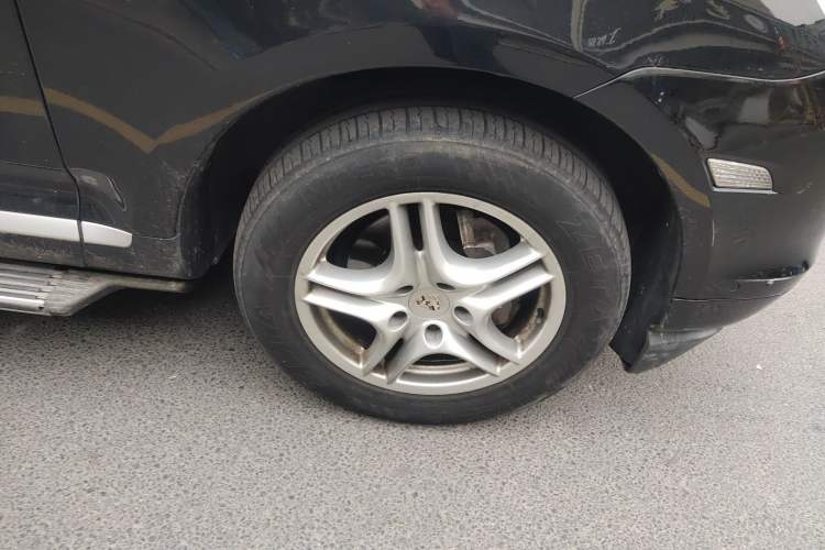 Used Porsche Cayenne 2007 Cayenne 3.6L Right Front Wheel Hub