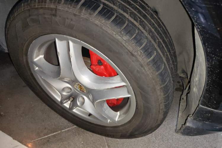 Used Porsche Cayenne 2007 Cayenne 3.6L Right Front Wheel Hub