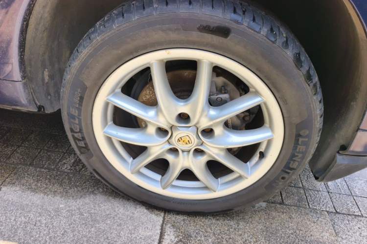 Used Porsche Cayenne 2007 Cayenne 3.6L Right Front Wheel Hub