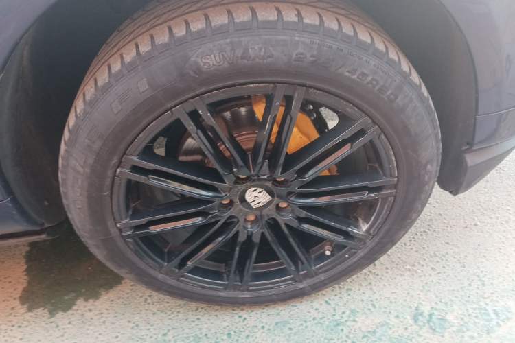 Used Porsche Cayenne 2007 Cayenne 3.6L Right Front Wheel Hub