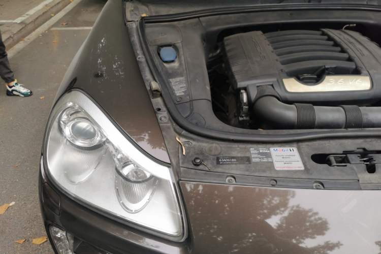 Used Porsche Cayenne 2007 Cayenne 3.6L Engine Bay Right