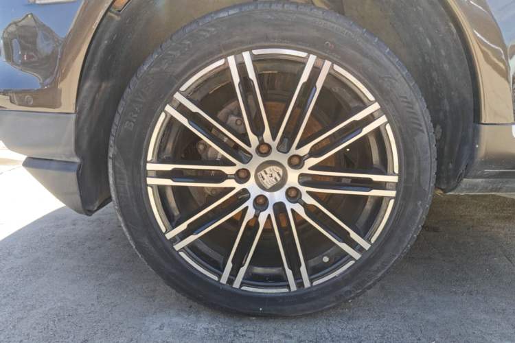 Used Porsche Cayenne 2007 Cayenne 3.6L Left Front Wheel Hub