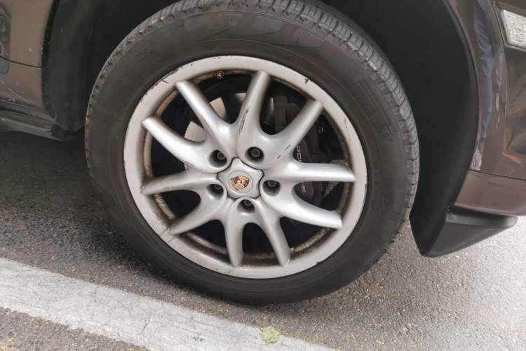 Used Porsche Cayenne 2007 Cayenne 3.6L Right Front Wheel Hub