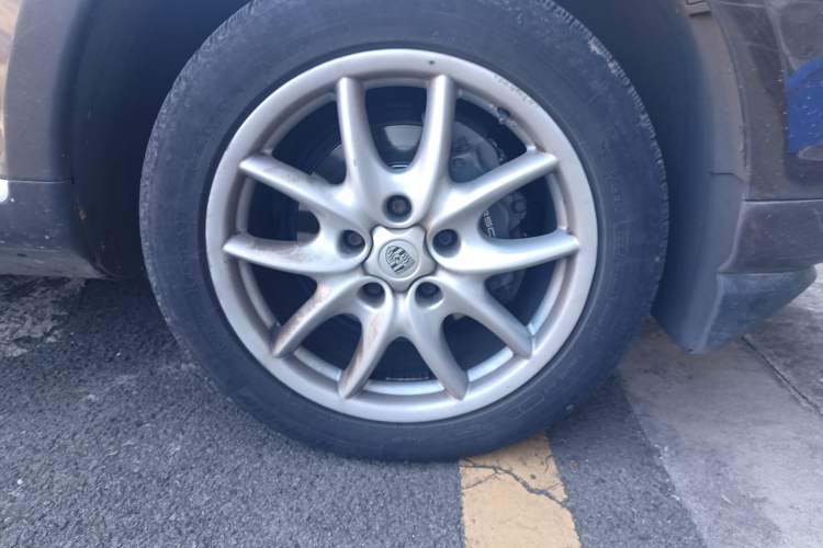 Used Porsche Cayenne 2007 Cayenne 3.6L Right Front Wheel Hub