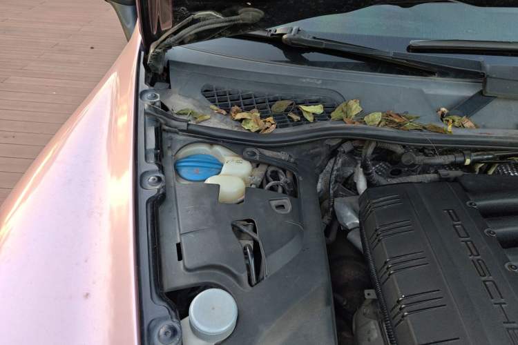 Used Porsche Cayenne 2007 Cayenne 3.6L Engine Bay Right
