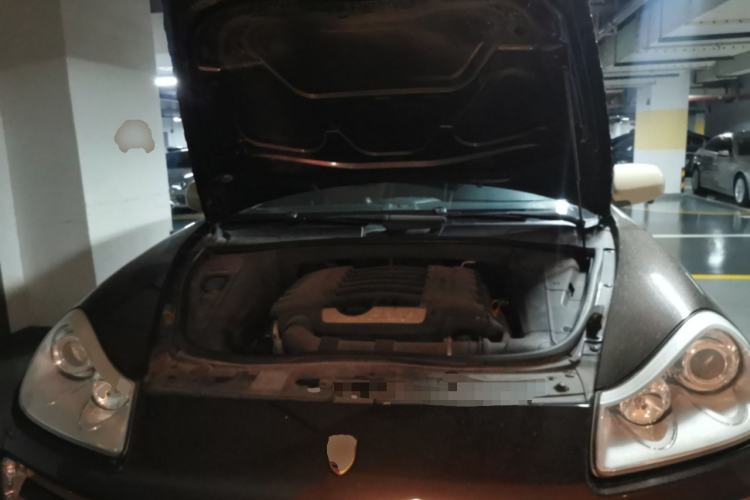Used Porsche Cayenne 2007 Cayenne 3.6L Engine Bay