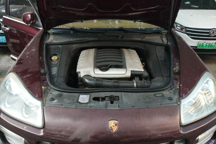 Used Porsche Cayenne 2007 Cayenne 3.6L Engine Bay