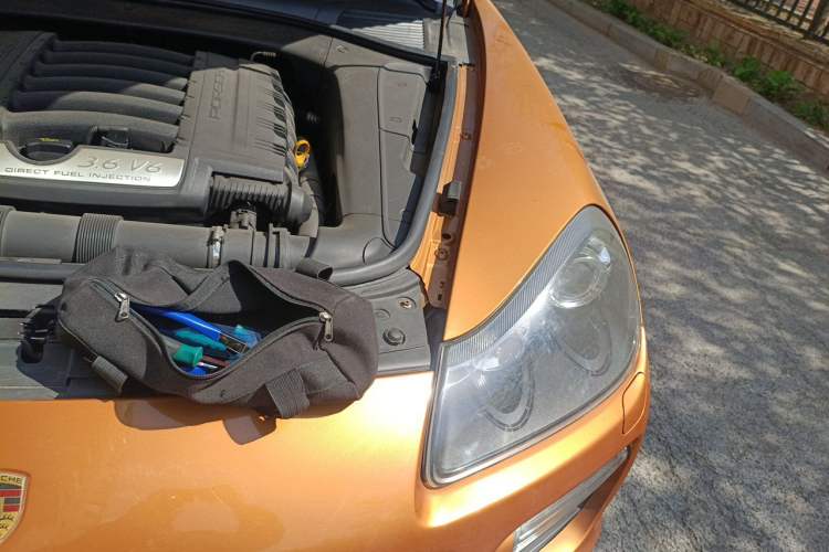 Used Porsche Cayenne 2007 Cayenne 3.6L Engine Bay Left