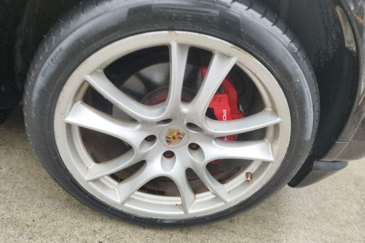 Used Porsche Cayenne 2008 Cayenne GTS 4.8L Right Front Wheel Hub