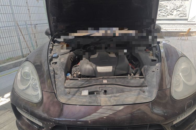 Used Porsche Cayenne  Engine Bay Right