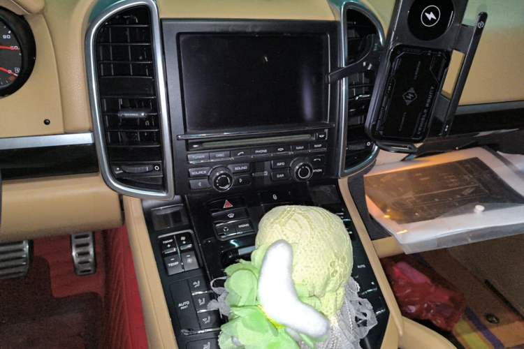 Used Porsche Cayenne 2011 Cayenne 3.0T Audio And AC Panel