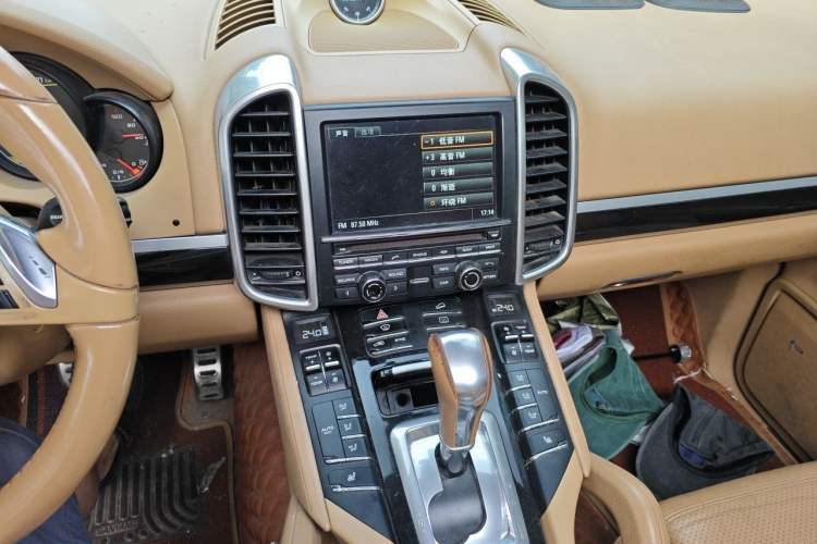 Used Porsche Cayenne 2011 Cayenne 3.0T Audio And AC Panel