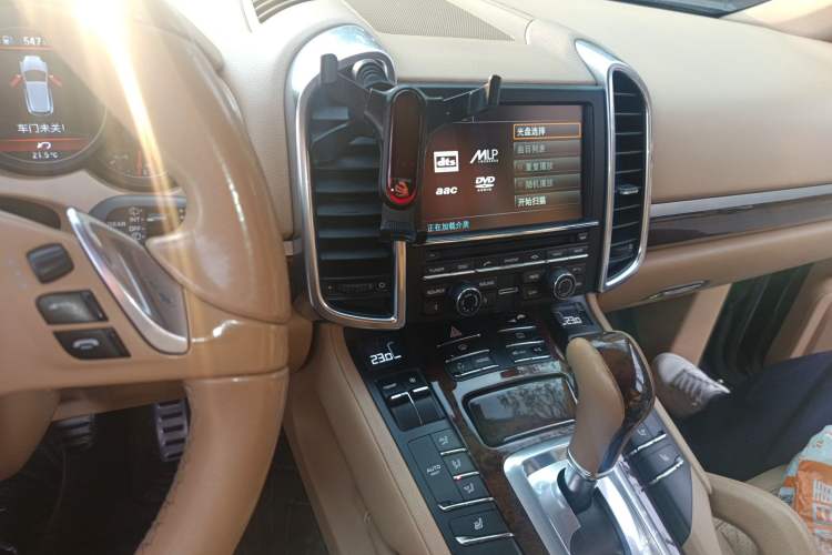 Used Porsche Cayenne 2011 Cayenne 3.0T Audio And AC Panel